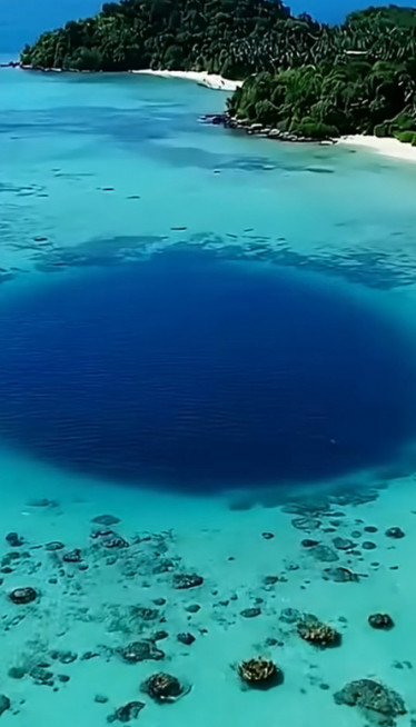 BEZ DNA? Nova merenja otkrila zastrašujuću dubinu plave rupe