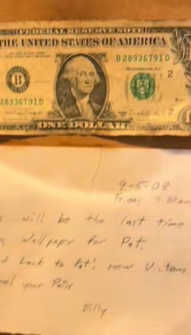 Реновирали купатило - порука ИСПОД ТАПЕТА их уплашила