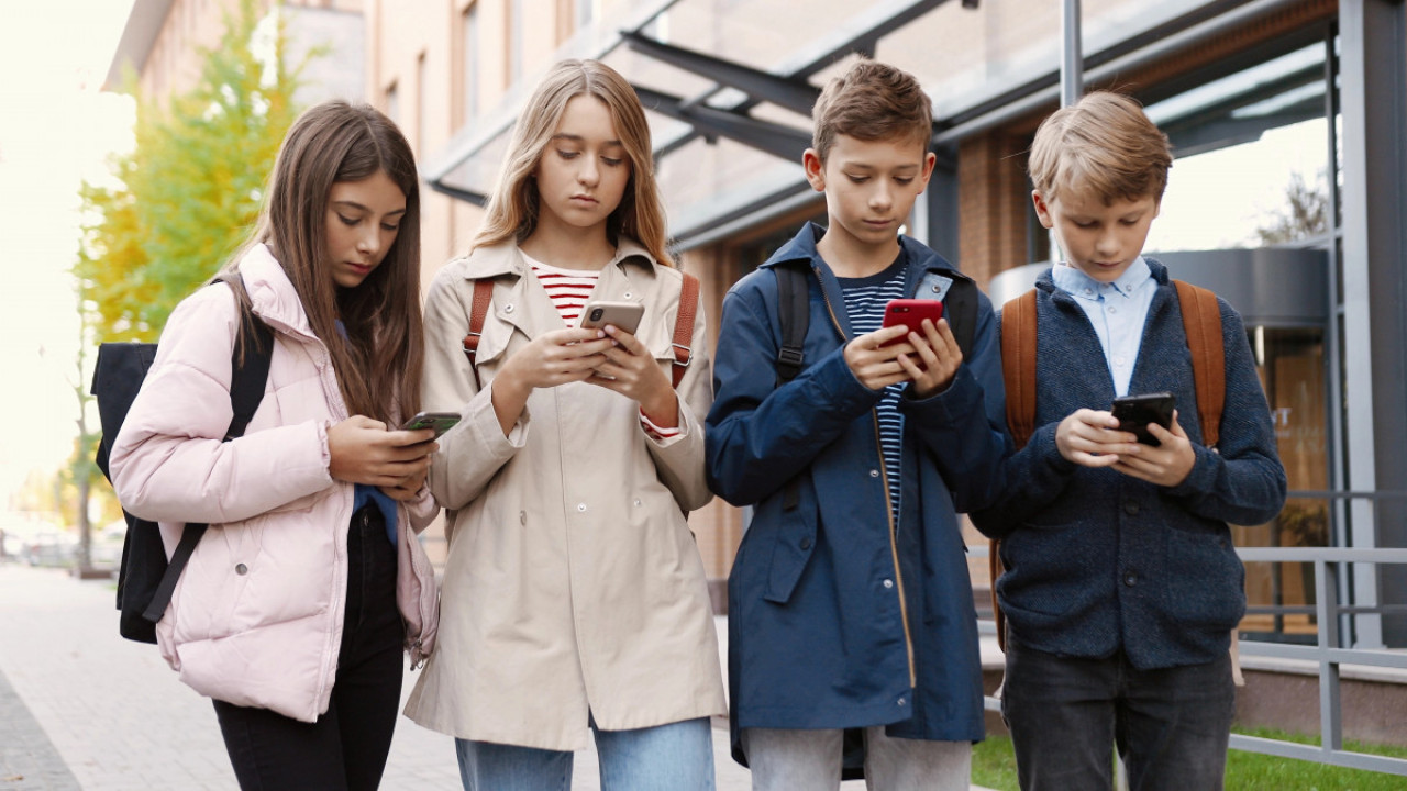 EKSPERIMENT NA DECI: Oduzeli im telefone, rezultati šokirali