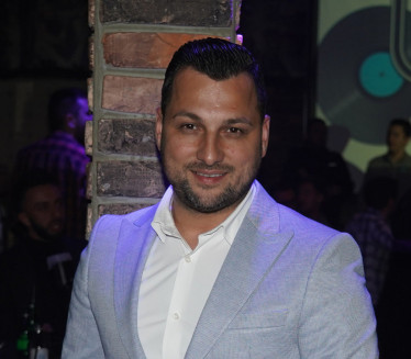 PLJUŠTE ČESTITKE: Pevač dobio ŠESTO dete -sinu dali moćno ime