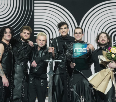 "ПОНОСНА САМ НА ТЕБЕ": Ко је девојка победника ПЗЕ