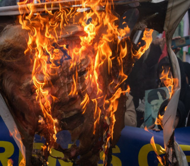 PORAŽAVAJUĆE: Koliko Amerikanaca podržava napade na Iran?