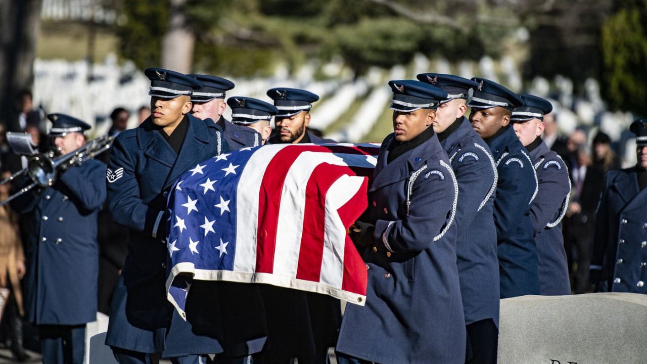 POGINULA 4 AMERIČKA VOJNIKA! Trenutno spašavaju preživele