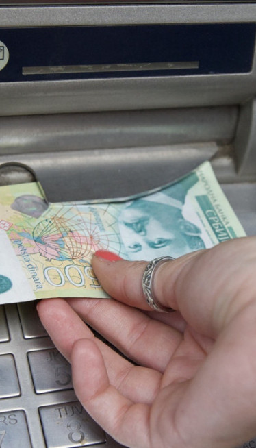 УШТЕДИТЕ! Шта вам "једе" плату, а да и не приметите