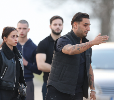 "Došli su na sahranu mog brata da se ispromovišu"