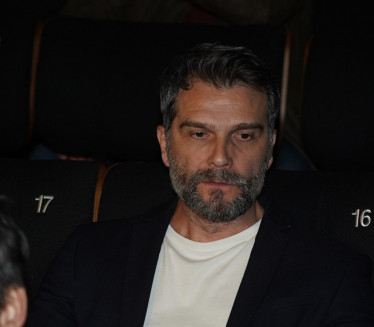 КРАХ ЉУБАВИ: Глумац оставио колегиницу због 23 лета млађе