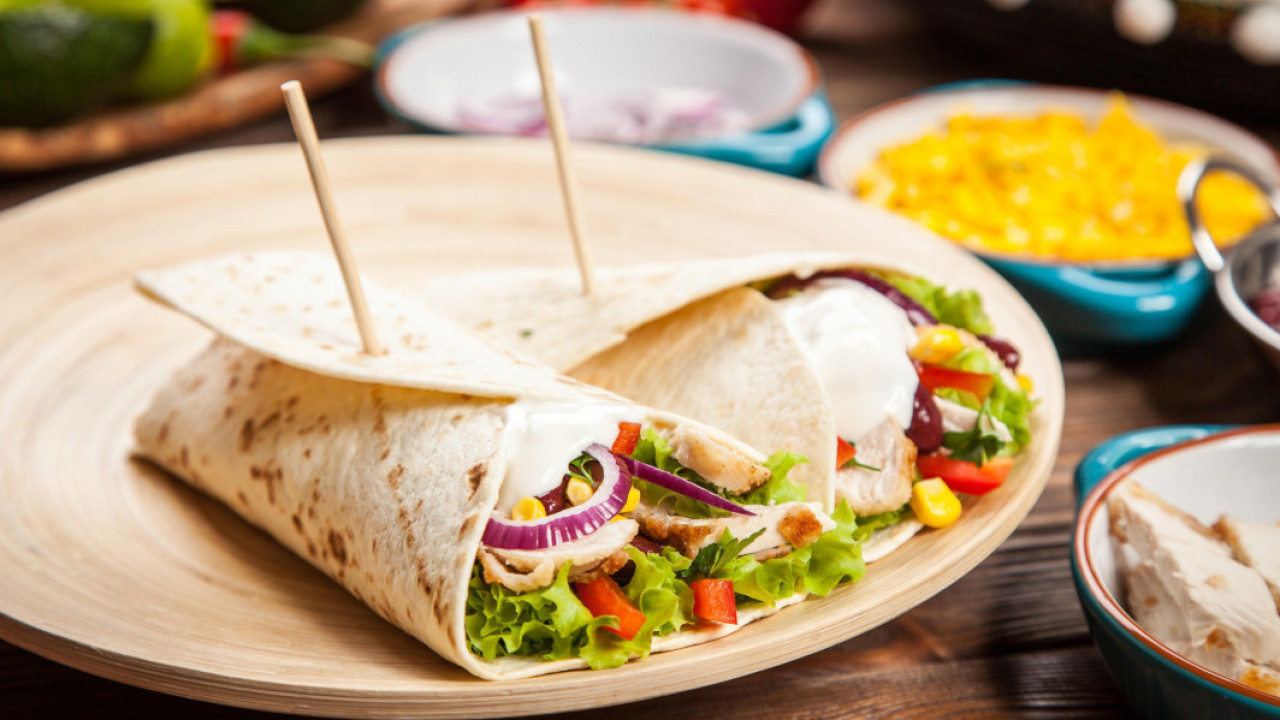 ТАКОСИ СА ПИЛЕТИНОМ: Идеални за ужину и дружења
