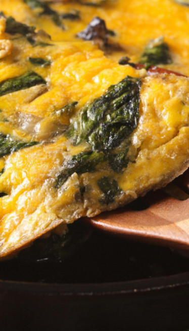 ОМЛЕТ СА СРЕМУШЕМ: Брзински здрав доручак