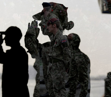 СКАНДАЛ У БРИТАНСКОЈ ВОЈСЦИ Жена војник злостављала 4 колеге