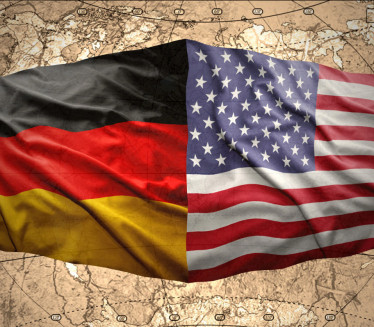 НЕМАЧКА ОПЛЕЛА ПО САД "Трампе, лоше је! Профитери - срамота"