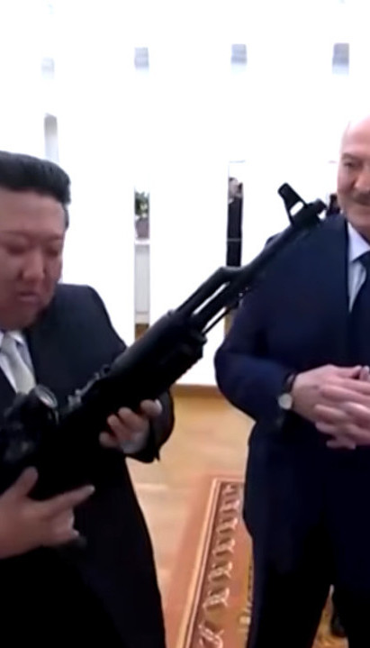 ЛУКАШЕНКО КИМУ ДАО ПУШКУ: "Ако се непријатељи појаве!" ФОТО