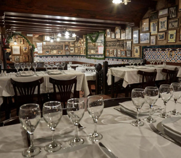 ШТА НЕ НАРУЧИВАТИ У РЕСТОРАНУ: Кувари и конобари откривају