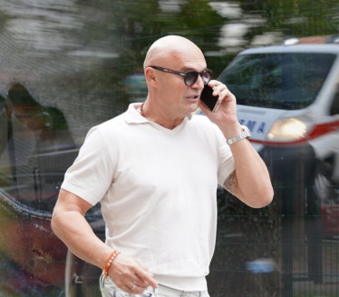 МЕТАК ПРОШАО КРОЗ ШАКУ: Мили рањен пиштољем, умало трагедија