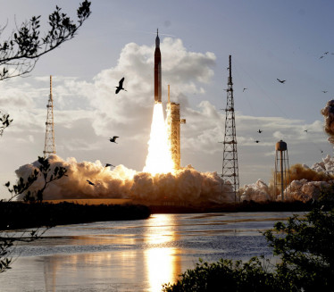 ISTORIJSKA MISIJA: NASA lansirala astronaute na Mesec