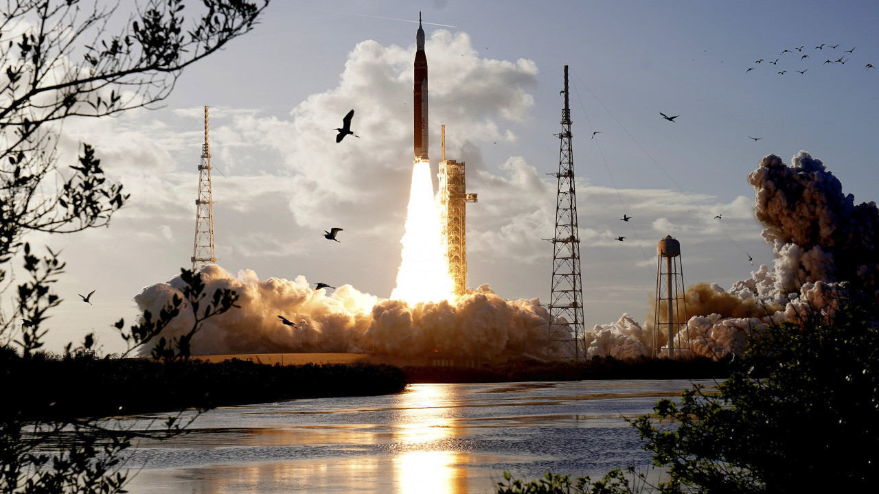 ИСТОРИЈСКА МИСИЈА: НАСА лансирала астронауте на Месец