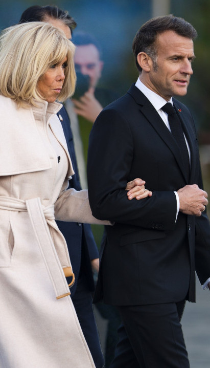 NAKON TEŠKIH OPASKI TRAMPA: Brižit nikad ženstvenija (FOTO)