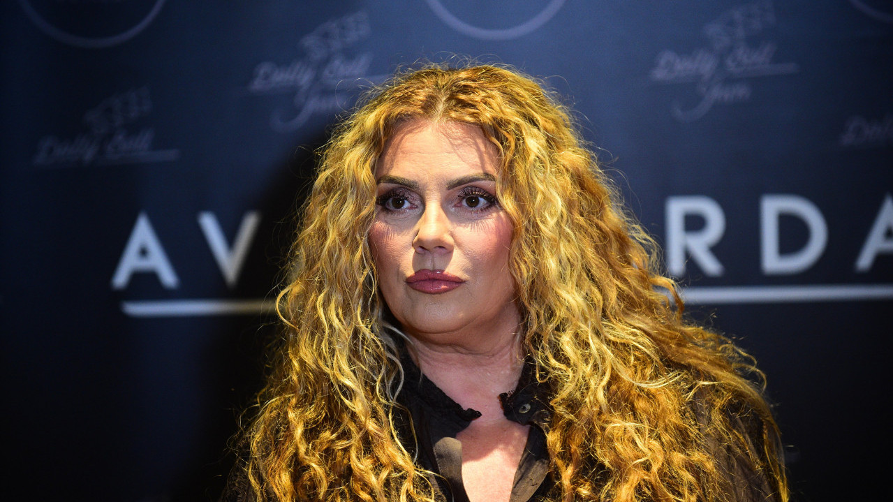 ODUŠEVILA IZGLEDOM: Indira Radić bez trunke šminke (FOTO)