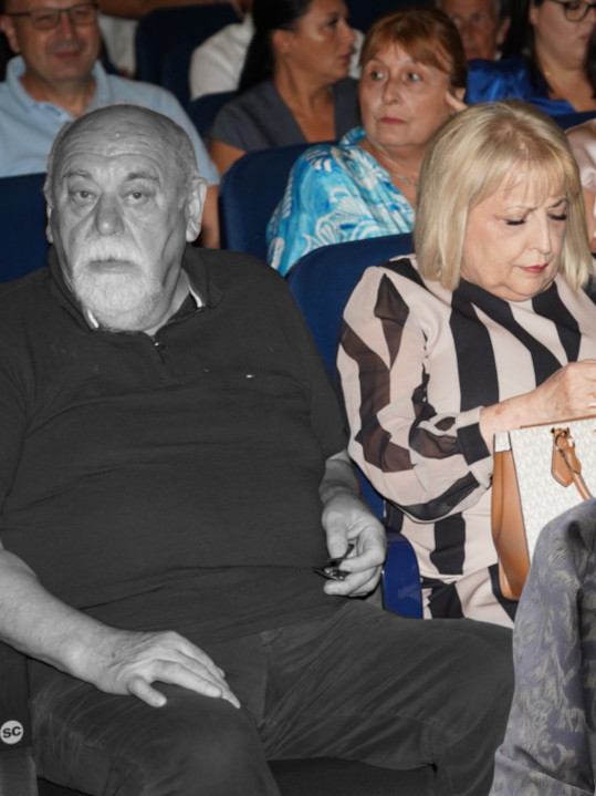 PREMINUO SUPRUG SLAVICE ĐUKIĆ DEJANOVIĆ: Oglasio se Dačić