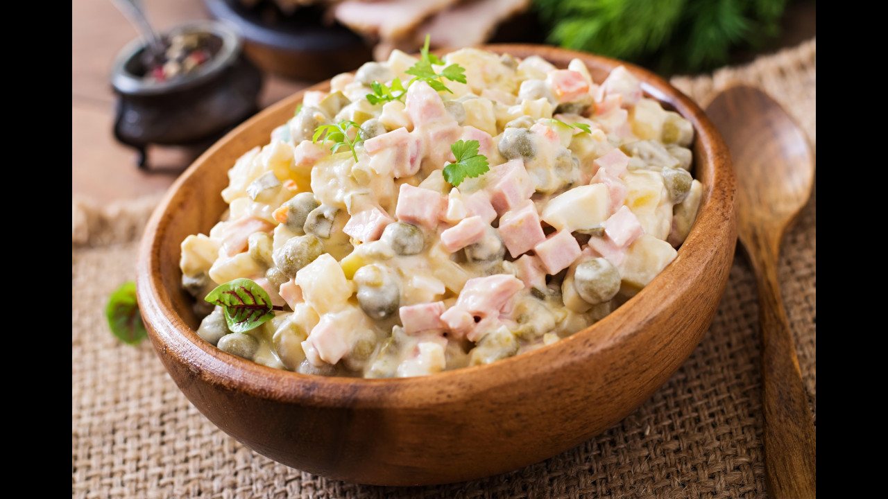 RUSKA SALATA SA JABUKAMA: Ukusnija od klasične