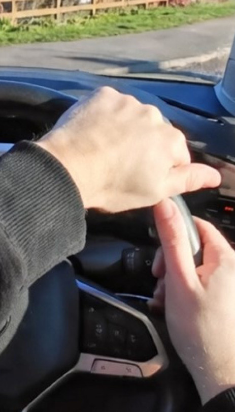 MNOGI GREŠE: Znate li kako se ispravno rukuje volanom