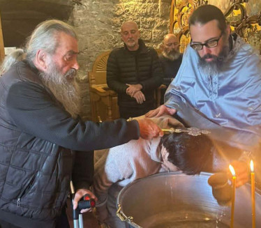 Muslimanka iz Rusije KRSTILA SE u srpskom manastiru