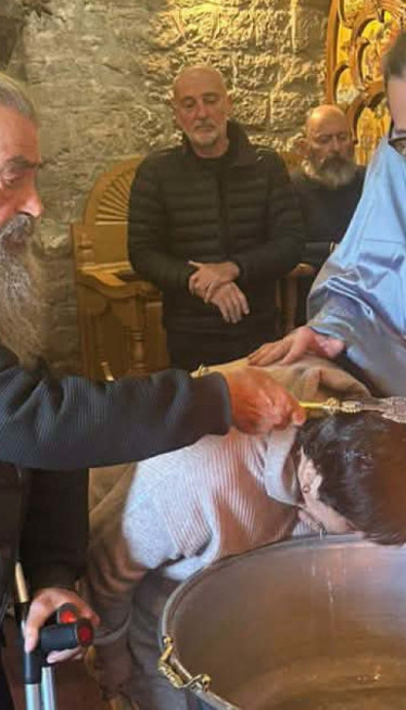 Муслиманка из Русије КРСТИЛА СЕ у српском манастиру