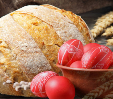 ОБАВЕЗНА НА ТРПЕЗИ ЗА ВЕЛИКУ СУБОТУ Рецепт за ускршњу погачу