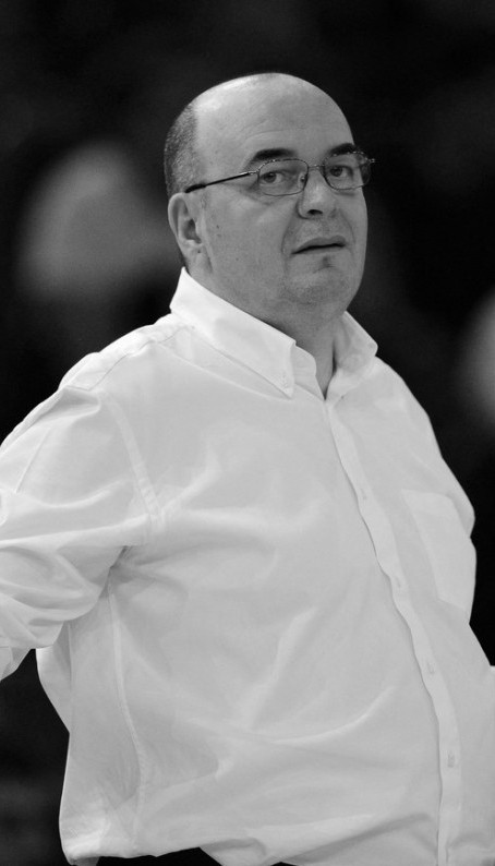 ПРЕМИНУО ЛЕГЕНДАРНИ ДУШКО ВУЈОШЕВИЋ!