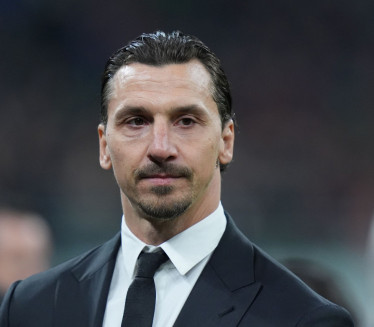 Још би могао да игра: Ибра показао шта уме са лоптом (Видео)