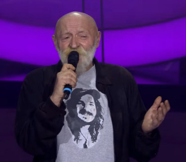 БОРИ СЕ ЗА ЕГИСТЕНЦИЈУ: Певач остао без сина и новца