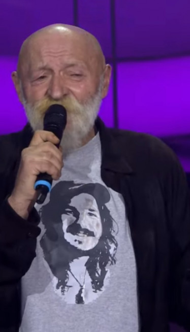 BORI SE ZA EGISTENCIJU: Pevač ostao bez sina i novca