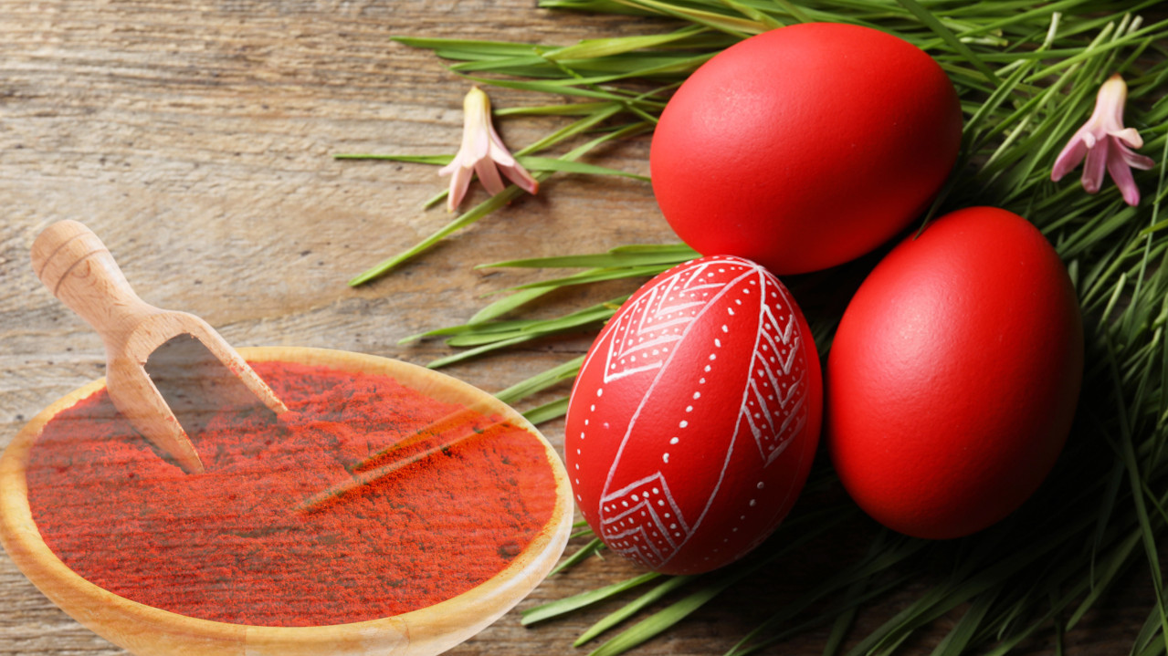 ПРИРОДНО ДО ЈАРКО ЦРВЕНЕ БОЈЕ: Техника фарбања јаја паприком