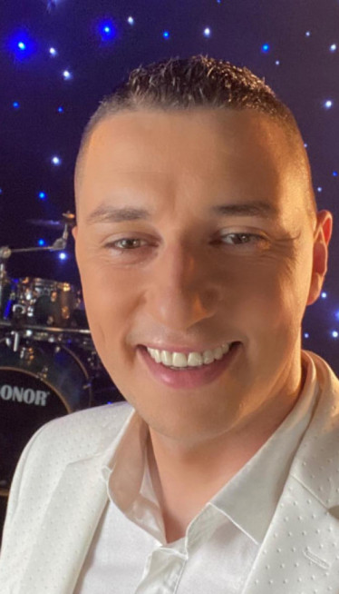 "НИСАМ ХТЕО ДА ПРЕПУШТАМ СЛУЧАЈУ": Певач покренуо бизнис