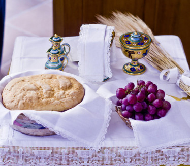 ШТА ЈЕСТИ НА ВЕЛИКИ ПЕТАК? Ове намирнице никако на трпезу