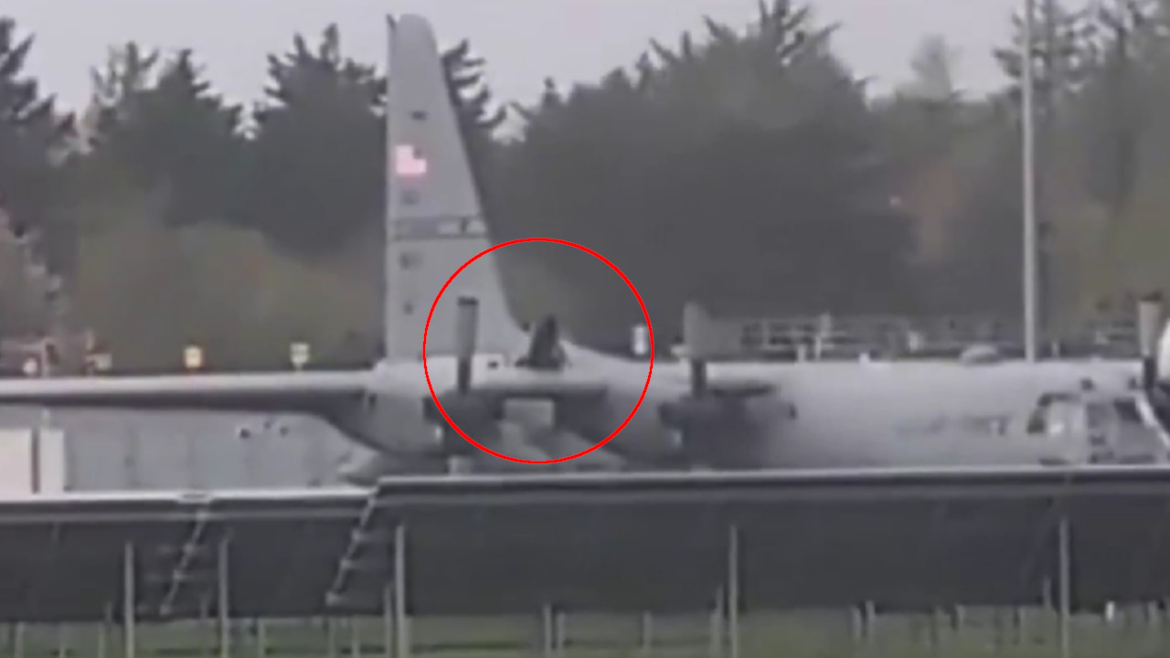 Сам упао на аеродром, попео се на САД авион и оштетио га