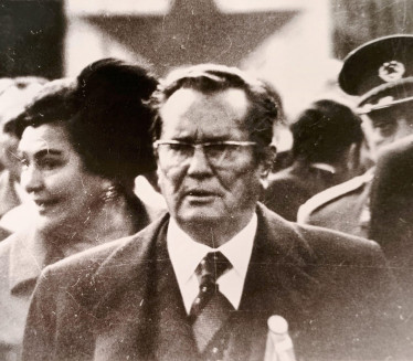 BILA TITOVA MILJENICA: Šta je pred smrt tražio od pevačice