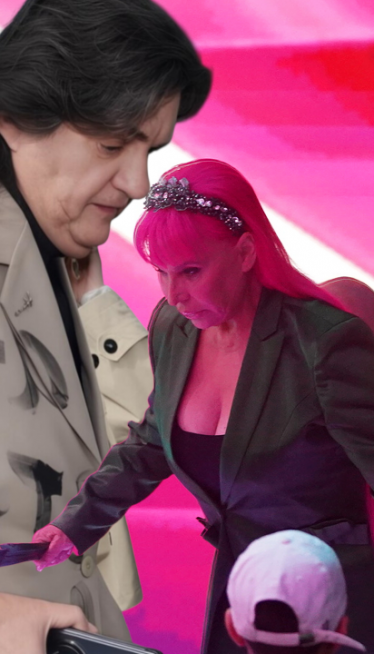 "НЕ ПРИЛИЧИ МУ..." Кемиш послао поруку певачици, она бесна!