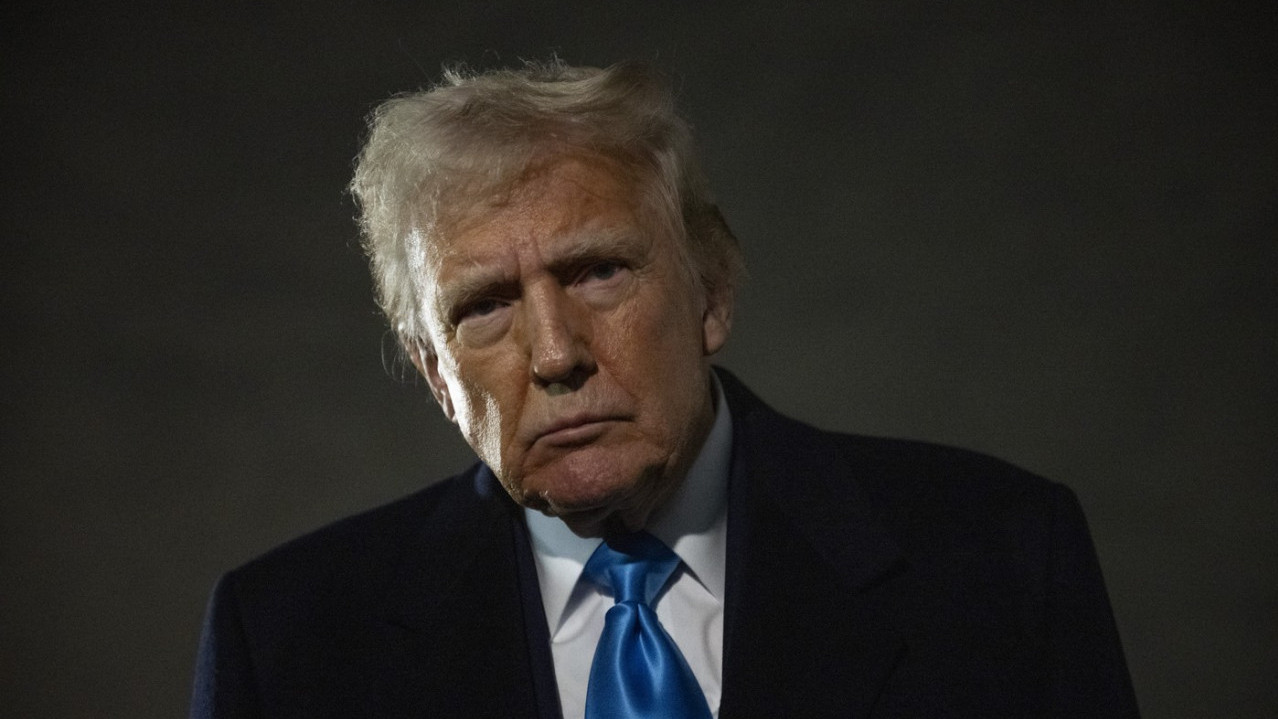 "Tramp ispada glup, setite se dokumenata koje je pocepao!"