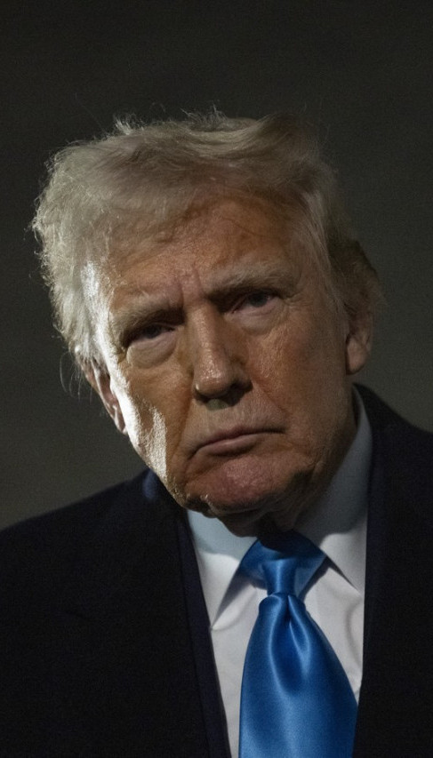 "Tramp ispada glup, setite se dokumenata koje je pocepao!"