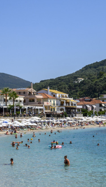 Umesto zime stiglo leto? U ovoj zemlji ljudi pohrlili na plaže