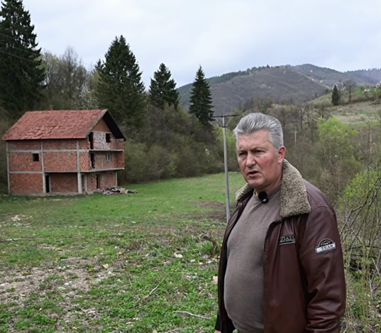 Перо продао кућу у Немачкој и купио пола родног села