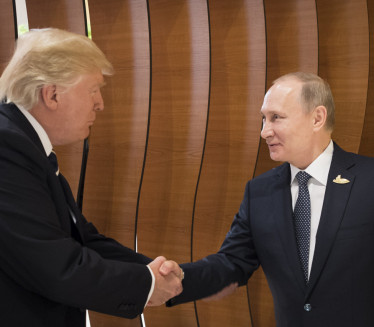 Трамп и Путин разговарали телефоном