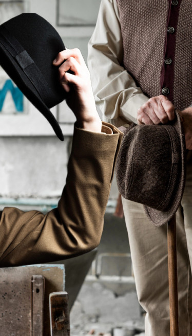 Знак поштовања и части: Зашто скидамо капу из поштовања?