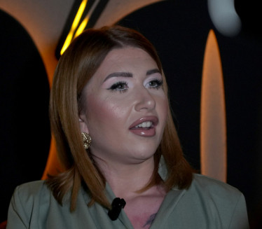 Узела је позамашну цифру Наташа тврди да је покрала певачица