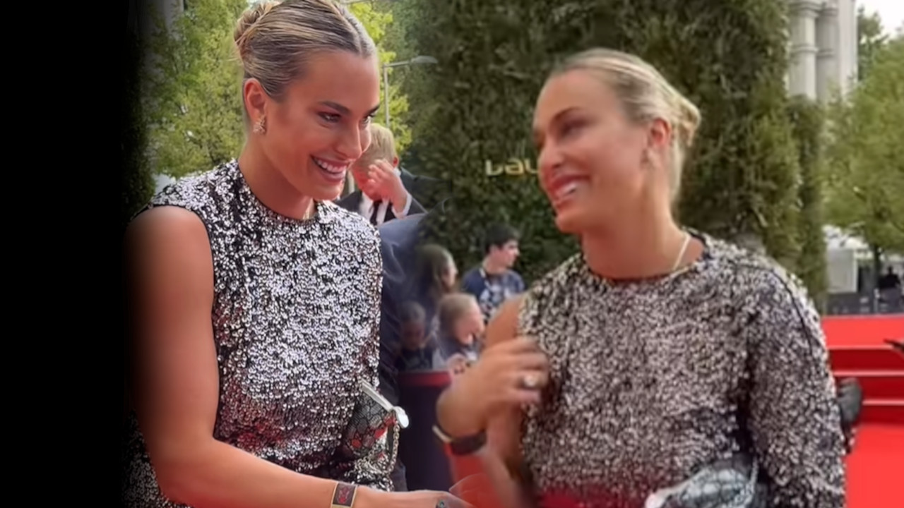 Арина Сабаленка очарала свет бочним деколтеом (ВИДЕО)