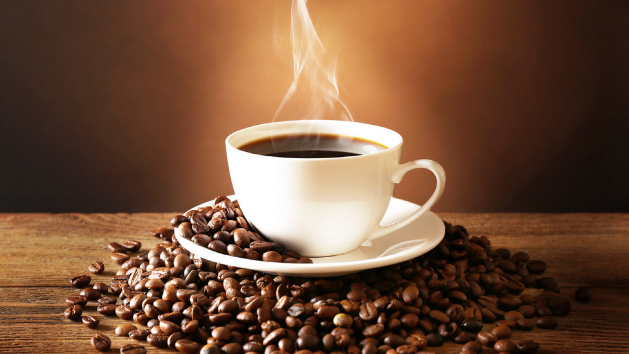 Не бацајте га: Ево како све можете искористити талог од кафе