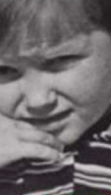 Znate li ko je pevačica sa slike? NJene pesme pevate godinama