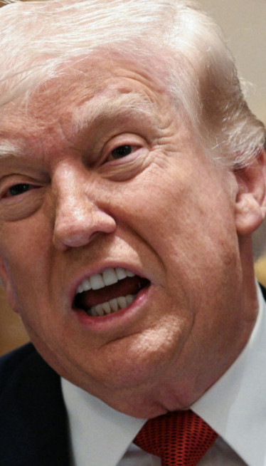 "Samoubistvo supersile": Poznati istoričar surovo o Trampu