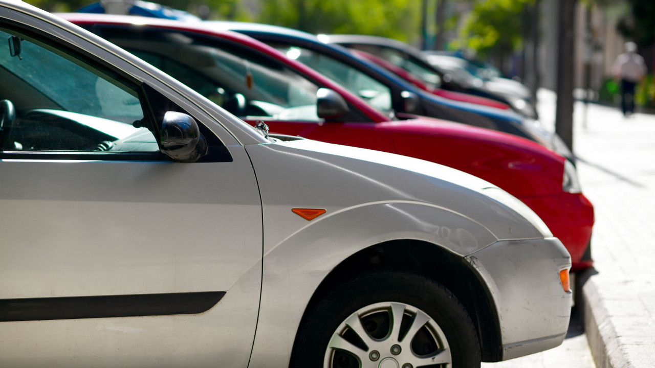 Auto parkiran na istom mestu 6 leta - kazna 30000€