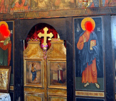 Срамота: Што су црвеном префарбана лица на фрескама у БГ-у?